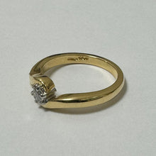 Load image into Gallery viewer, 18ct Yellow Solitaire Diamond Twist Ring - Pre Loved Ref PLR109
