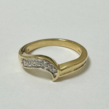 Load image into Gallery viewer, 18ct Yellow Gold Diamond Set Shaped Ring Pre-Loved Ref PLR98
