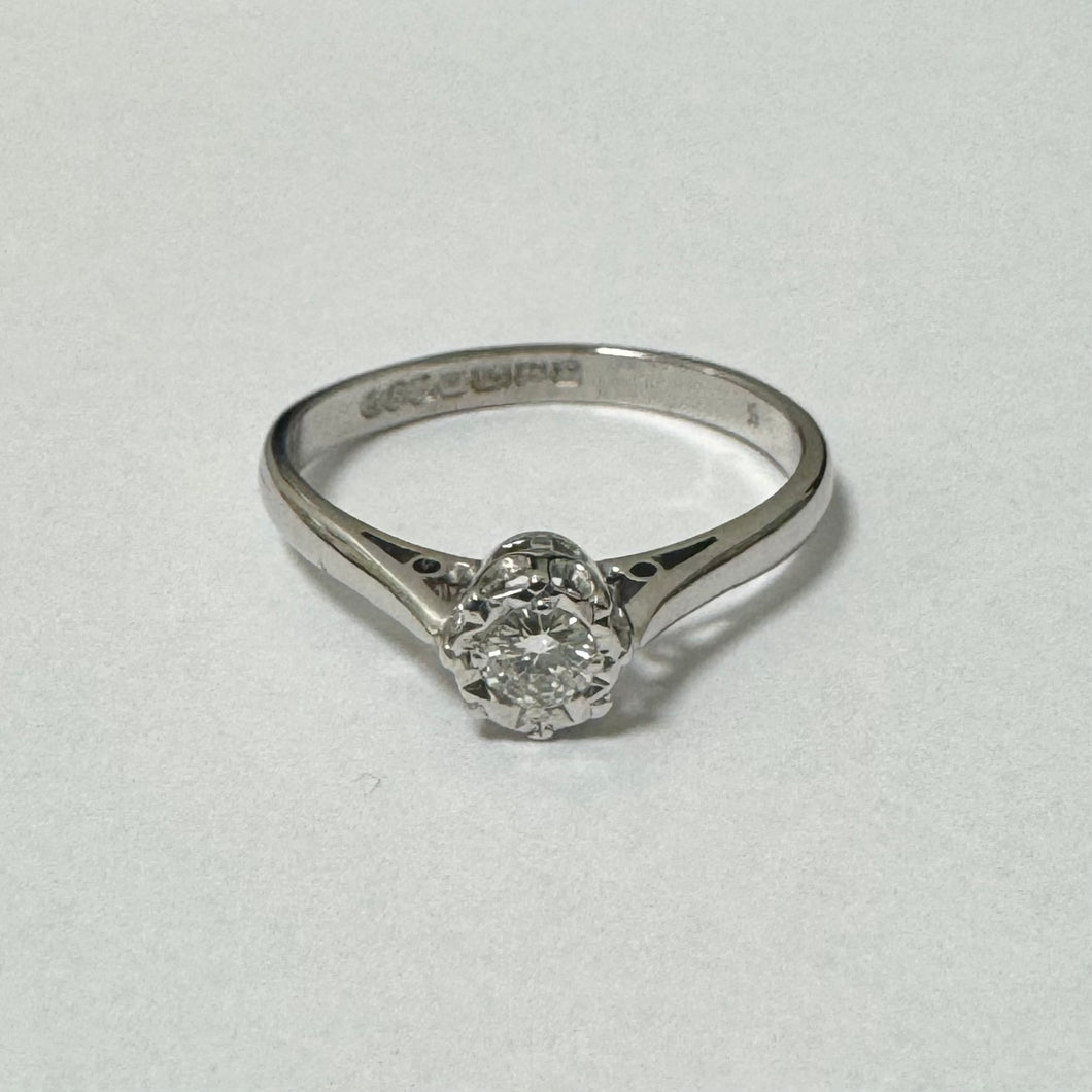 18ct White Gold Diamond Solitaire Ring  - Pre-Loved Ref PLR118