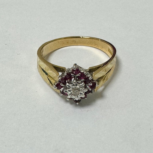 18ct Yellow Gold Ruby & Diamond Cluster Ring Pre Loved Ref PLR66