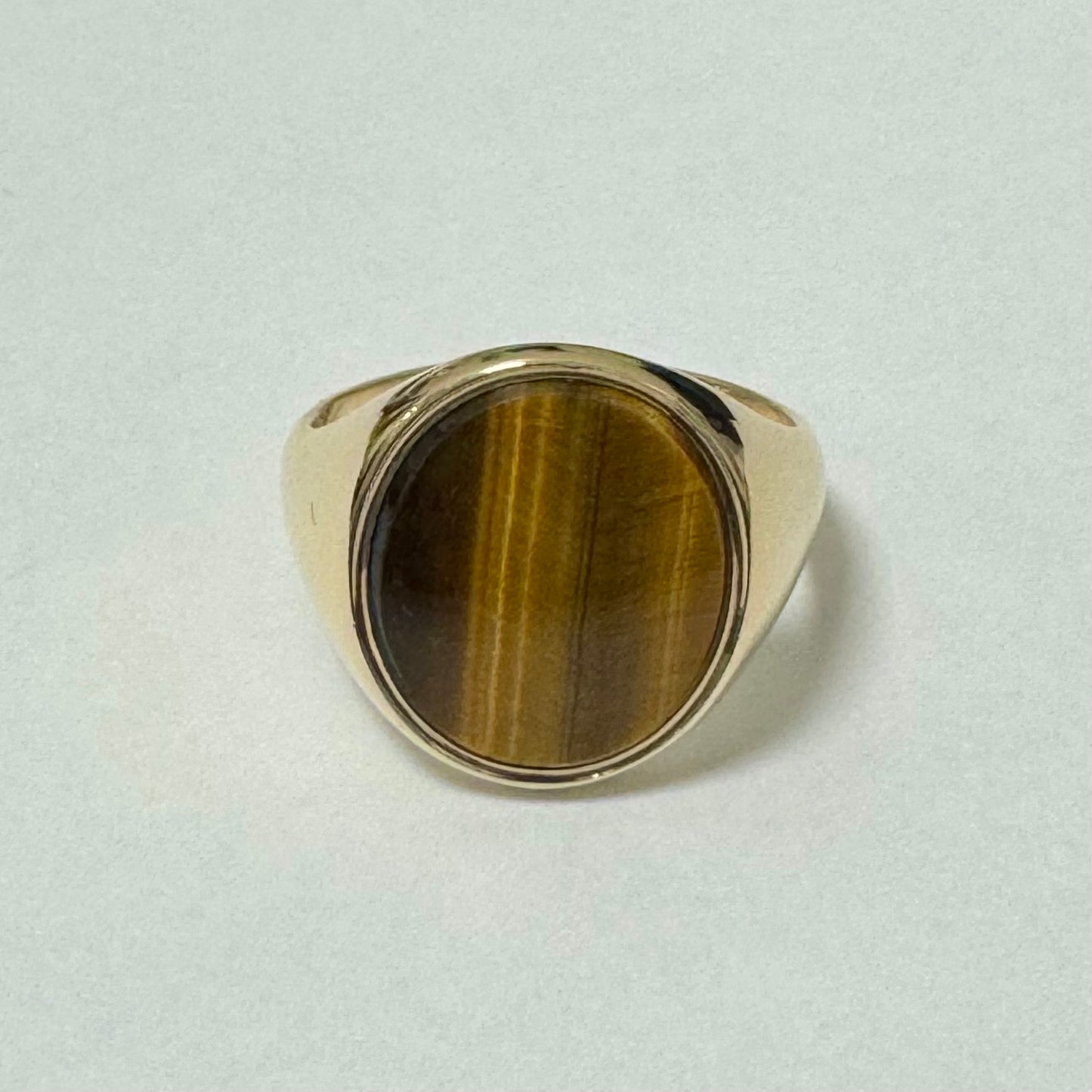 9ct Yellow Gold Tiger Eye Set Oval Signet Ring Pre-Loved Ref PLR42