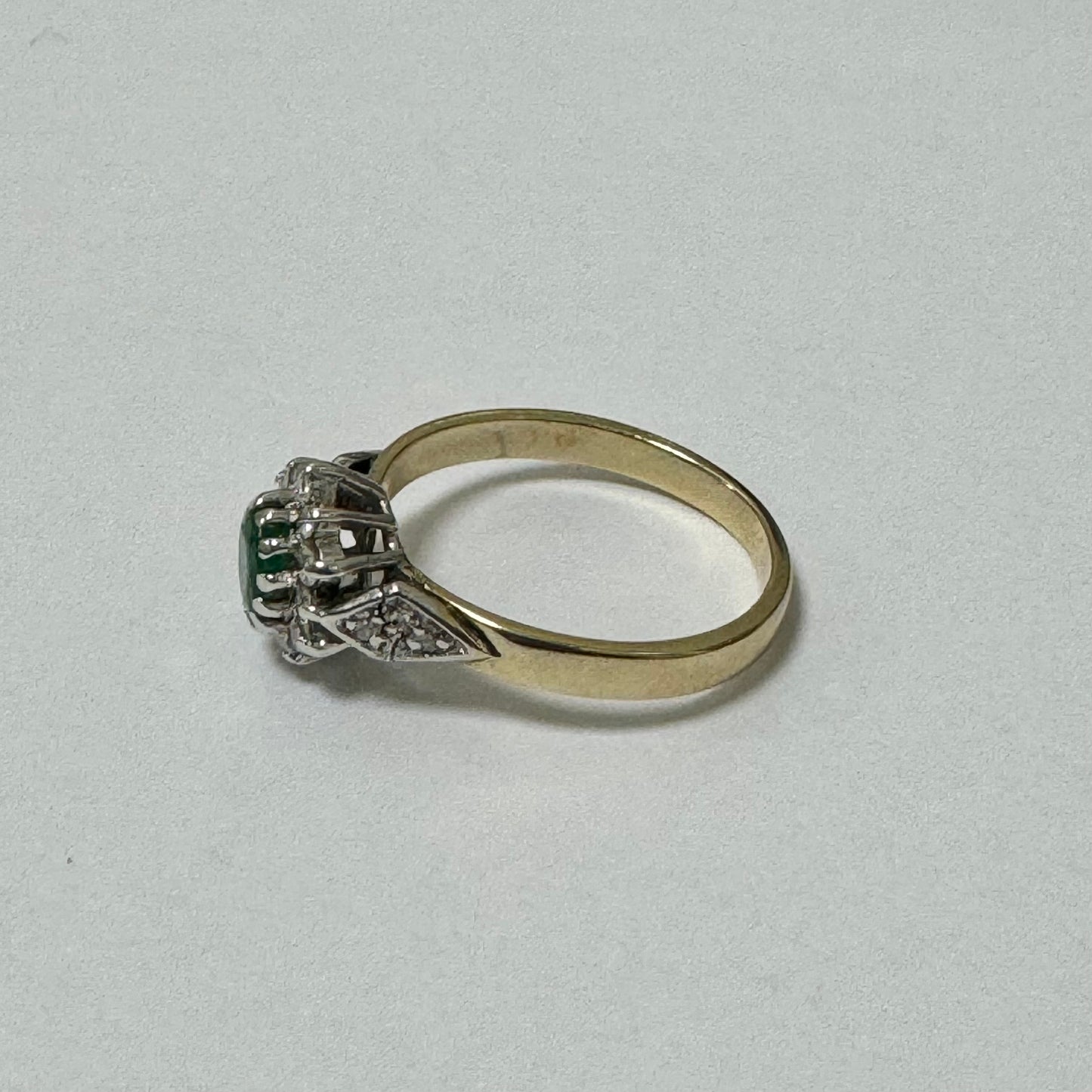 9ct Yellow Gold Emerald and Diamonds Set Cluster Ring Pre Loved