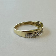 Load image into Gallery viewer, 9ct Yellow Gold Cubic Zirconia Dress Ring - Pre Loved Ref PLR100
