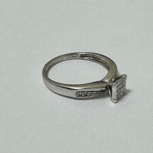 Load image into Gallery viewer, 10ct White Gold Diamond Ring With Diamonds on the Shoulders Ring Pre-Loved Ref PLR104
