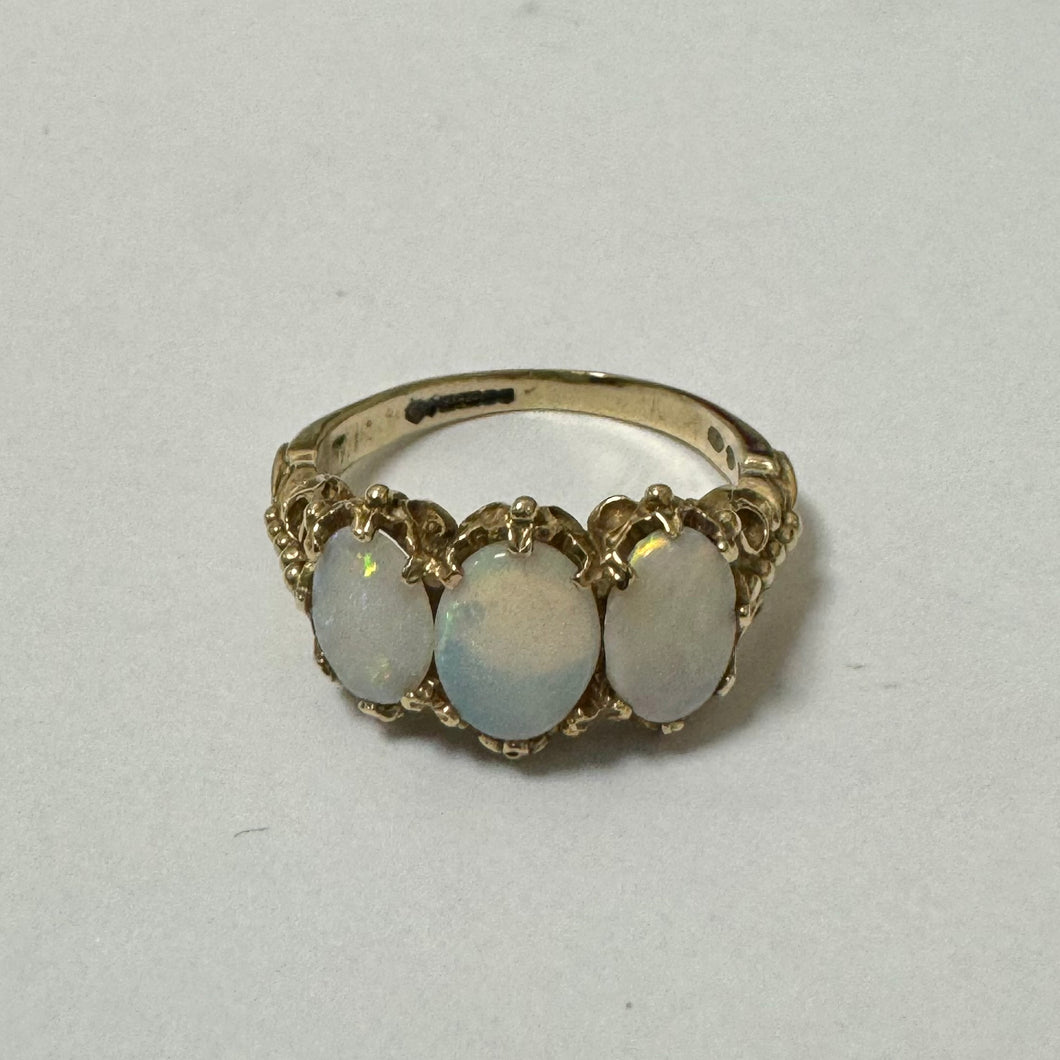 9ct Yellow Gold 3 Opal Set Ring - Pre-Loved Ref PLR32