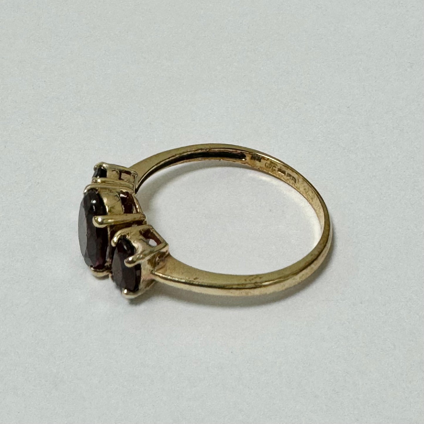 9ct Gold Trilogy Garnet Ring