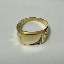 Load image into Gallery viewer, 9ct Yellow Gold Diamond Set Signet Ring Pre-Loved
