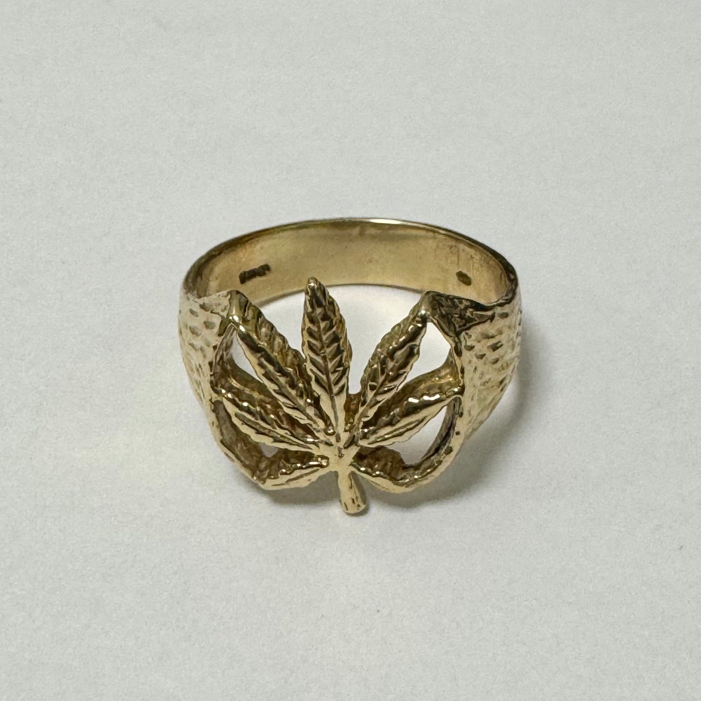 9ct Yellow Gold Leaf Cut Out Ring  - Pre-Loved Ref PLR55