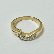 Load image into Gallery viewer, 18ct Yellow Gold Diamond Set Shaped Ring Pre-Loved Ref PLR98
