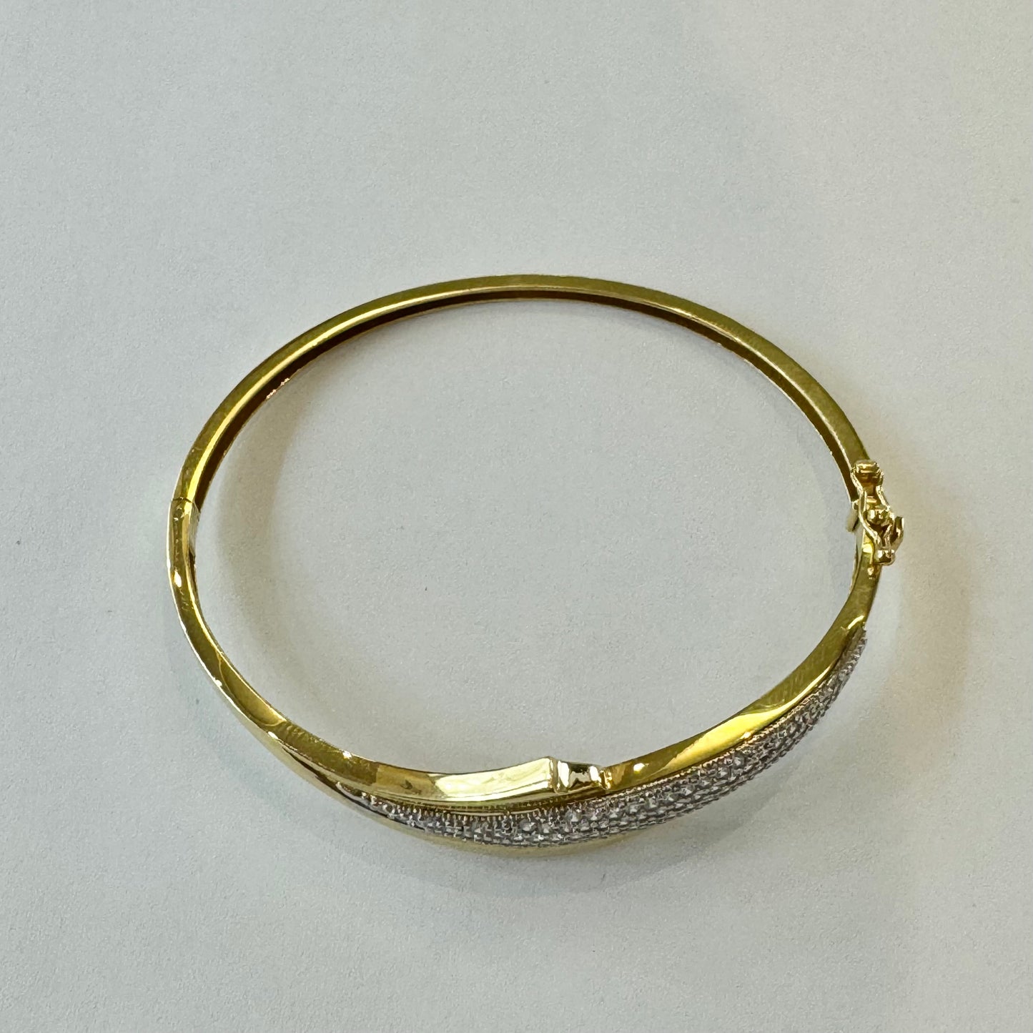 18ct Yellow Gold Pave CZ Set Hinged Bangle Pre Loved