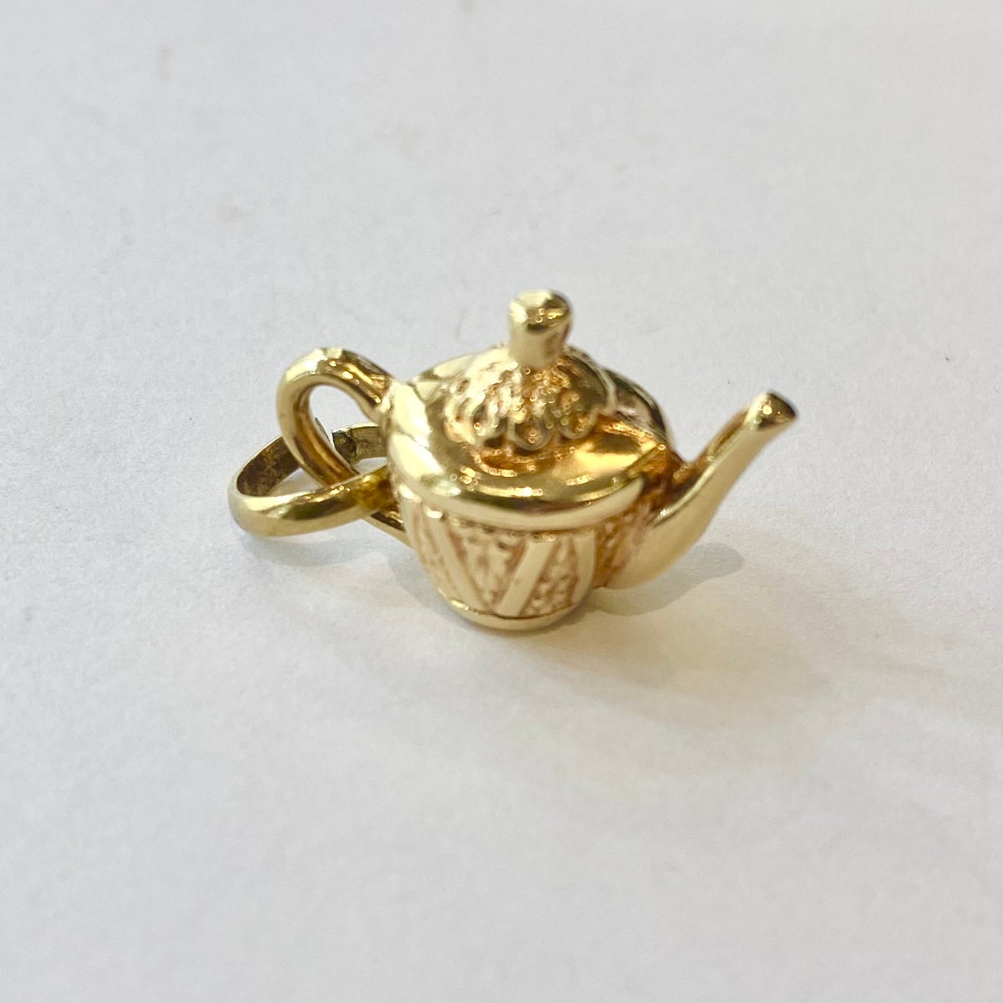 PLCH15 9ct Tea Pot pendant charm 2.8 grms