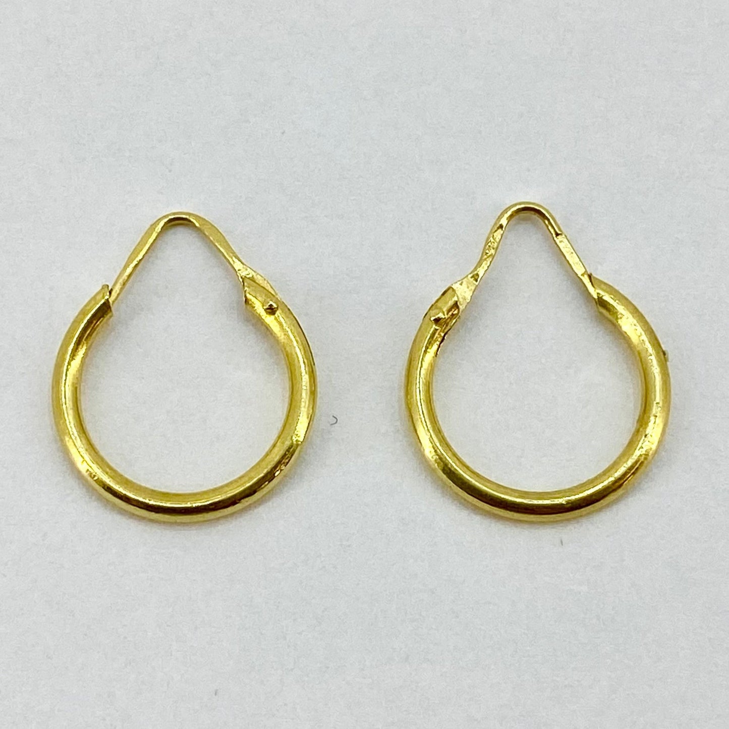 18ct Yellow Gold Hoop Earrings Pre Loved PLE31