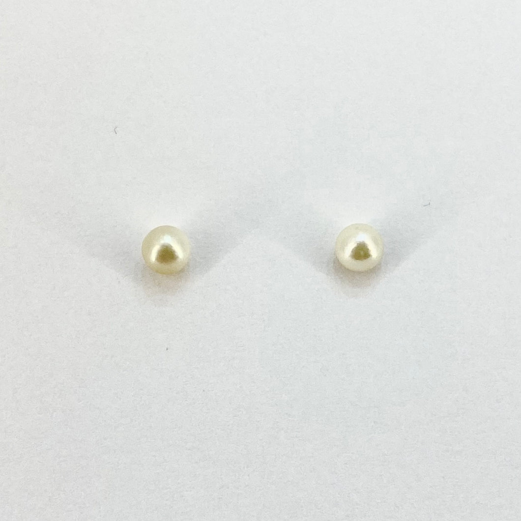 9ct Yellow Gold 4mm Pearl Stud Earrings Pre-Loved Ref PLE48