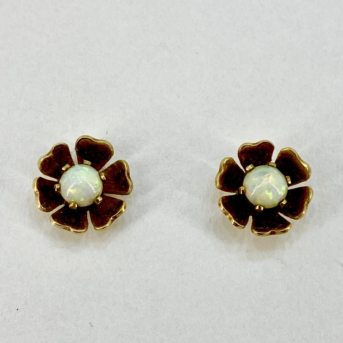 9ct Yellow Gold Opal Set Stud Earrings Pre Loved