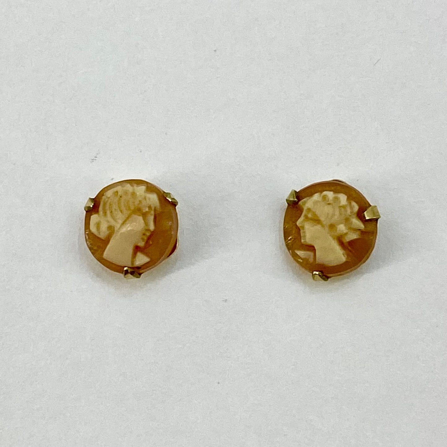 9ct Yellow Cameo Stud Earrings Pre Loved