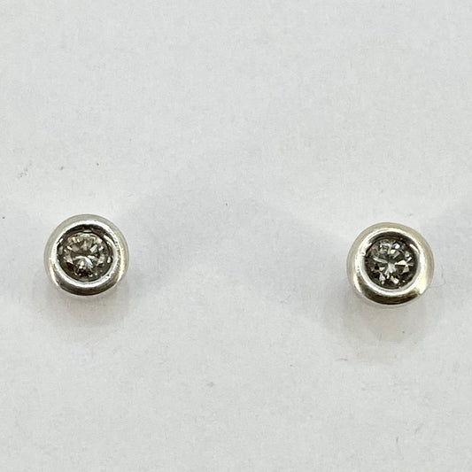 9ct White Gold Diamond Set Stud Earrings Pre Loved