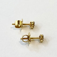 Load image into Gallery viewer, 18ct Yellow Gold Diamond Set Stud Earrings Pre Loved
