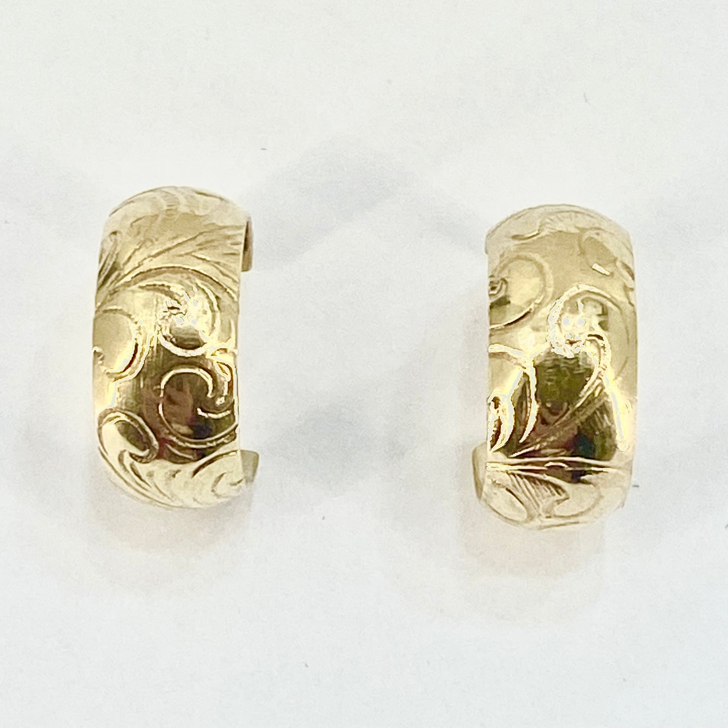 9ct Yellow Gold Patterned Half Hoop Stud Earrings Pre Loved