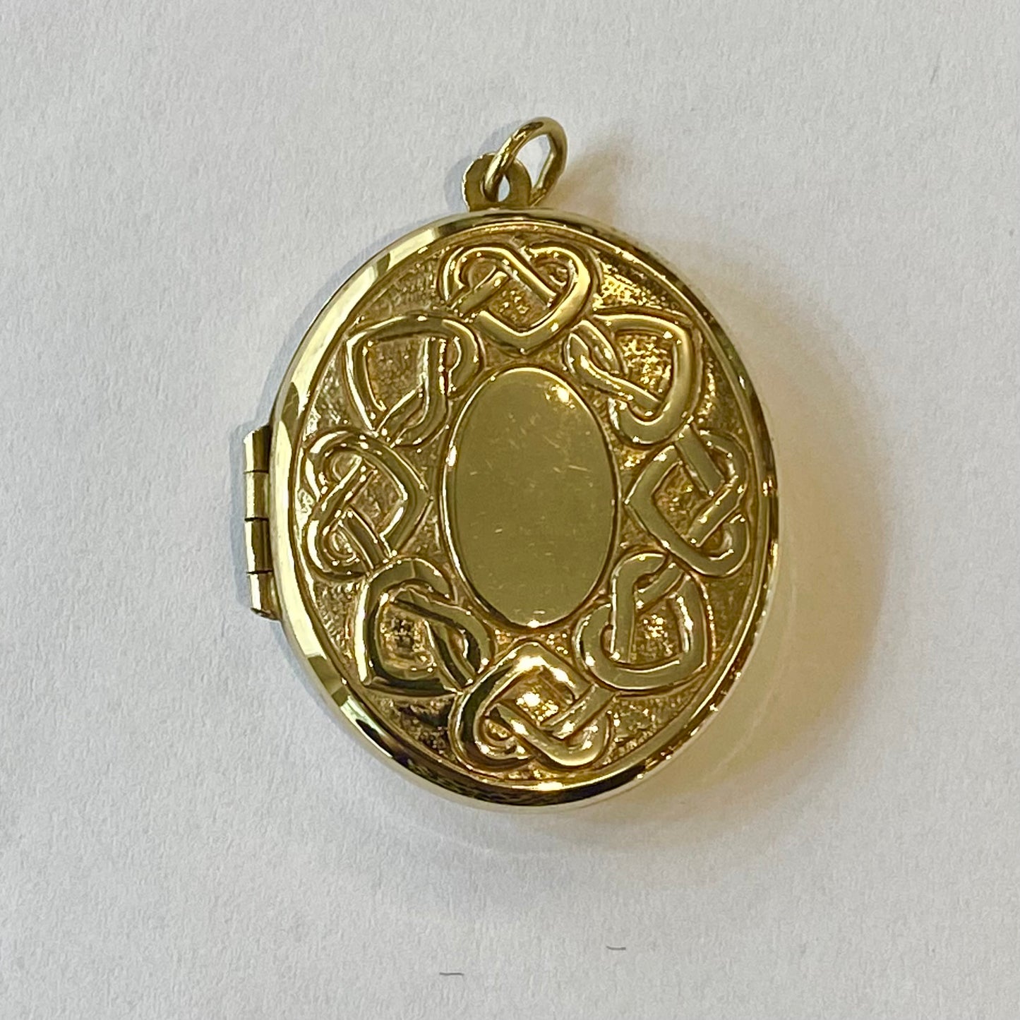 PLL04 9ct Yellow Gold Patterned Locket Pre Loved Pendant