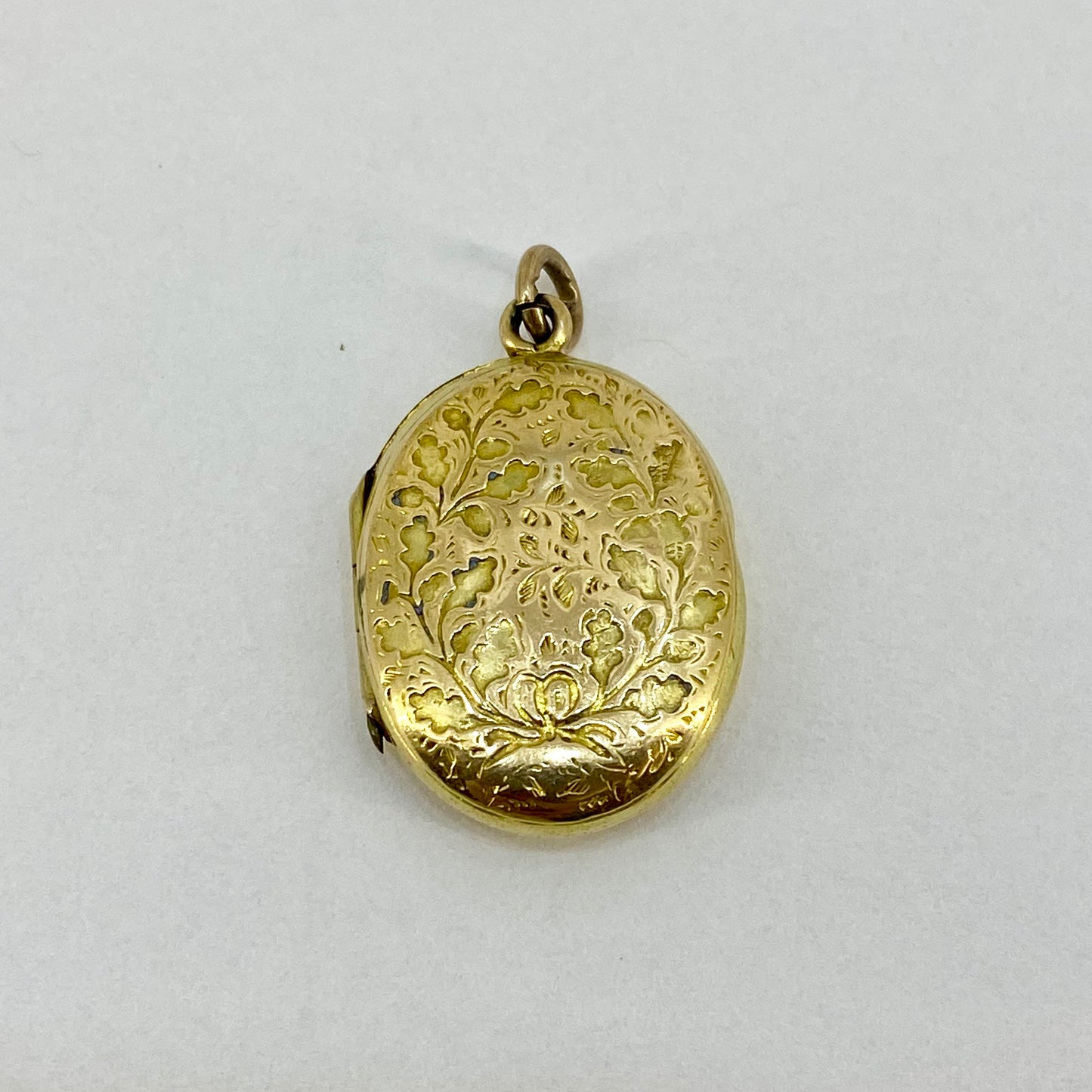 9ct Yellow Gold Patterned Oval Locket Pre Loved