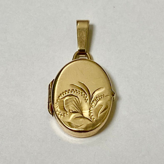 9ct Yellow Gold Small Oval Locket Patterned Pre Loved