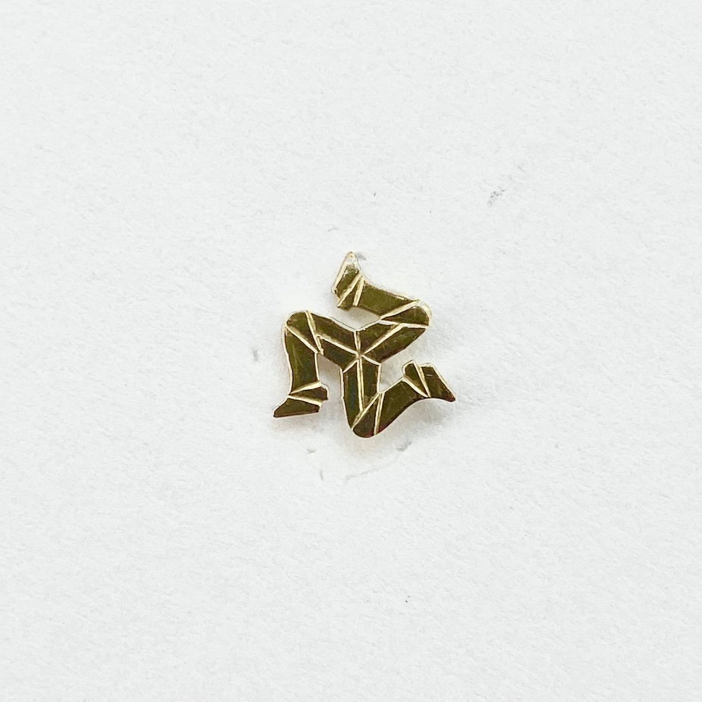 9ct Yellow Gold Triskelion Symbol 3 Legs Nose Stud