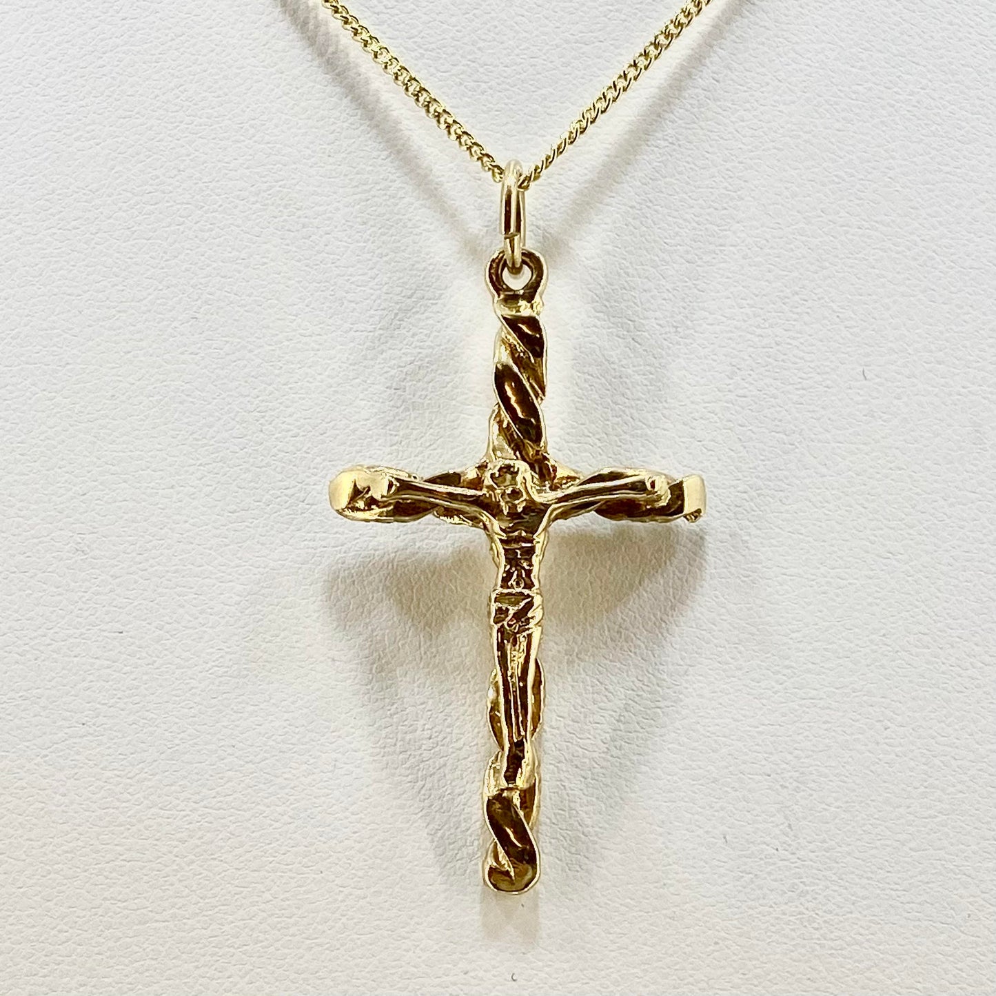 9ct Yellow Gold Fancy Crucifix Pendant Pre Loved