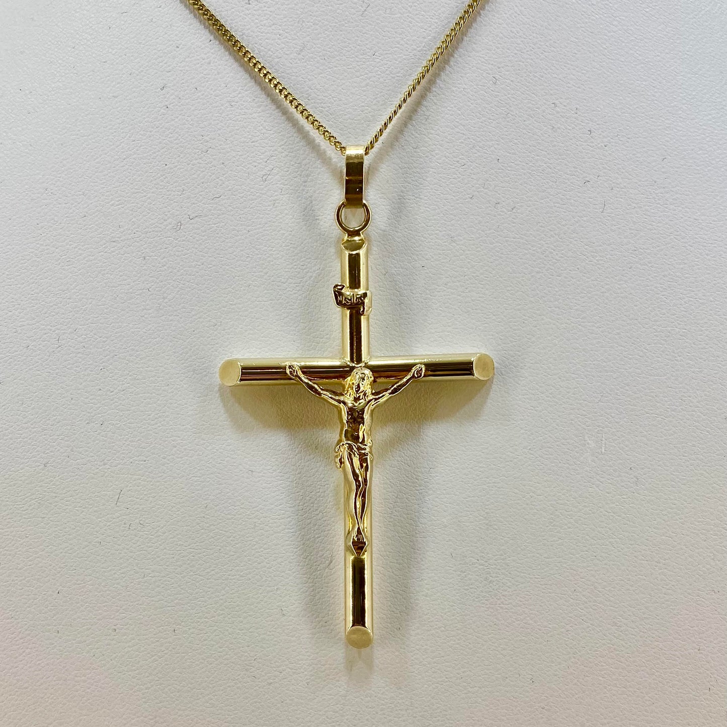 9ct Yellow Gold Crucifix Pendant Pre-loved