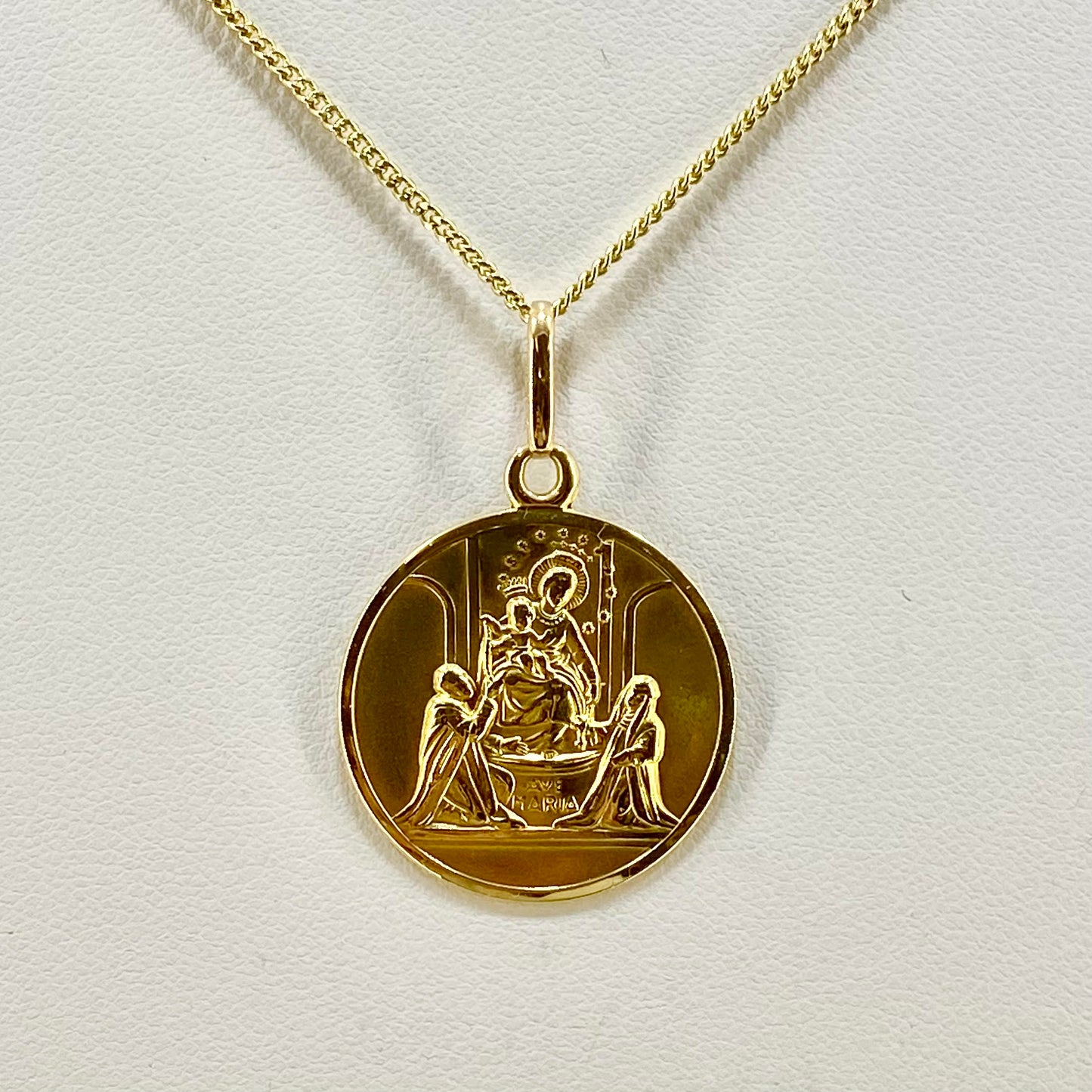 18ct Yellow Gold Ave Maria Mary Magdalene and Jesus Pendant Pre Loved