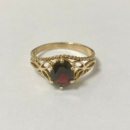 9ct Yellow Gold Garnet Set Ring Pre-Loved