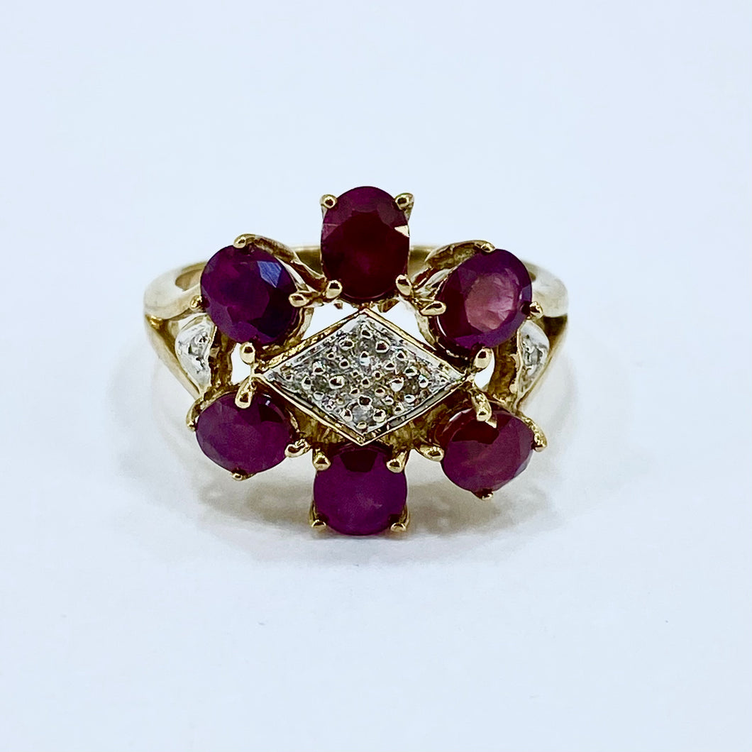 9ct Yellow Gold Ruby Cluster Ring Pre Loved