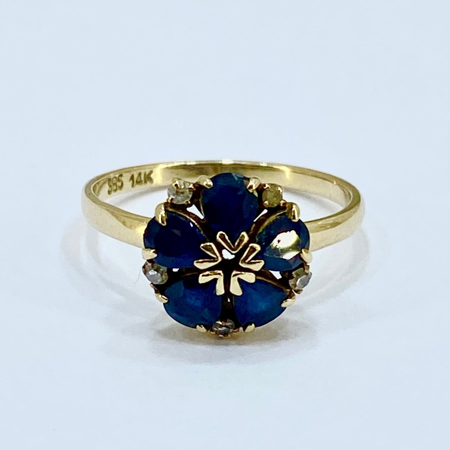 14ct Yellow Gold Sapphires and Diamonds Cluster Ring Pre Loved