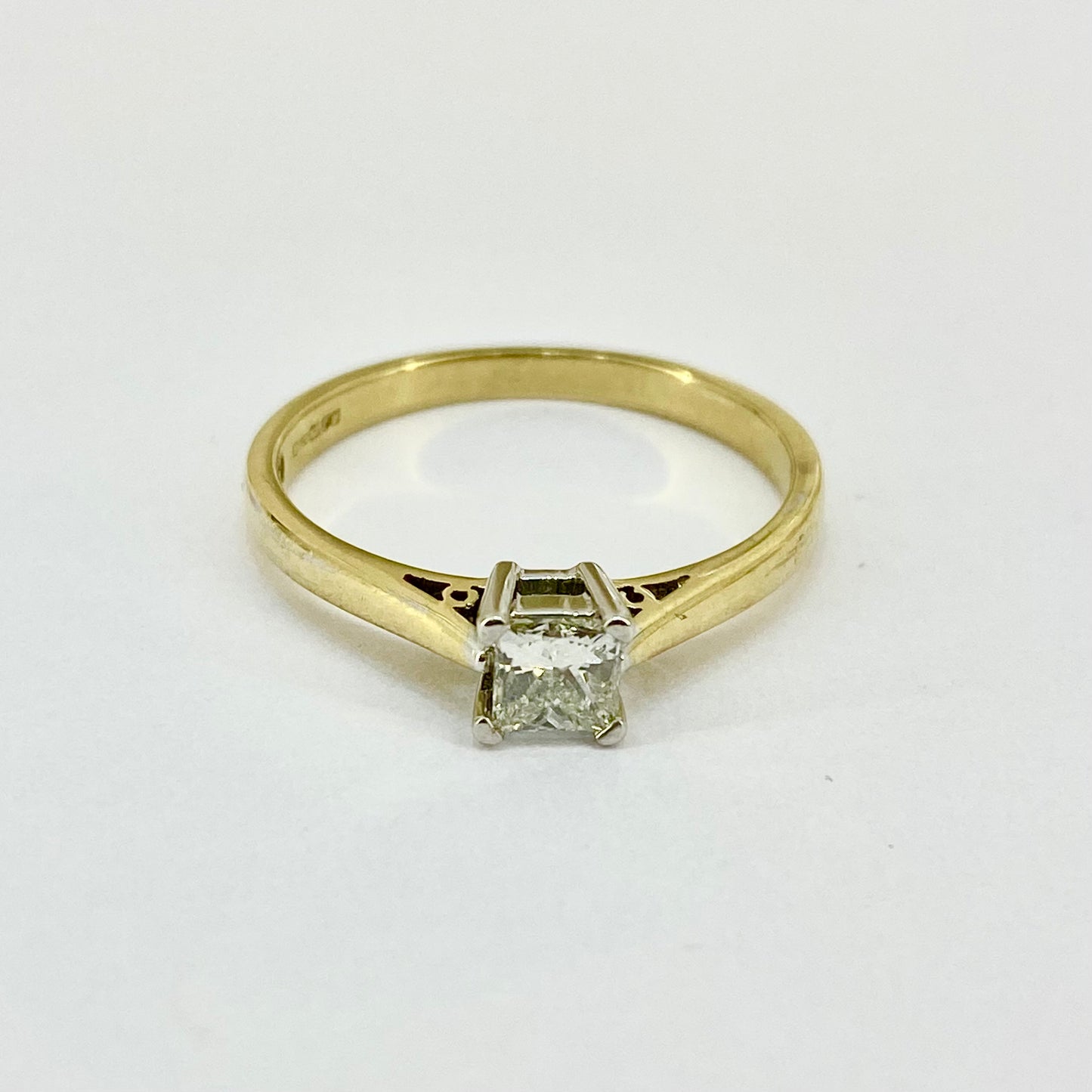 18ct Yellow Solitaire Princess Cut Ring Pre Loved