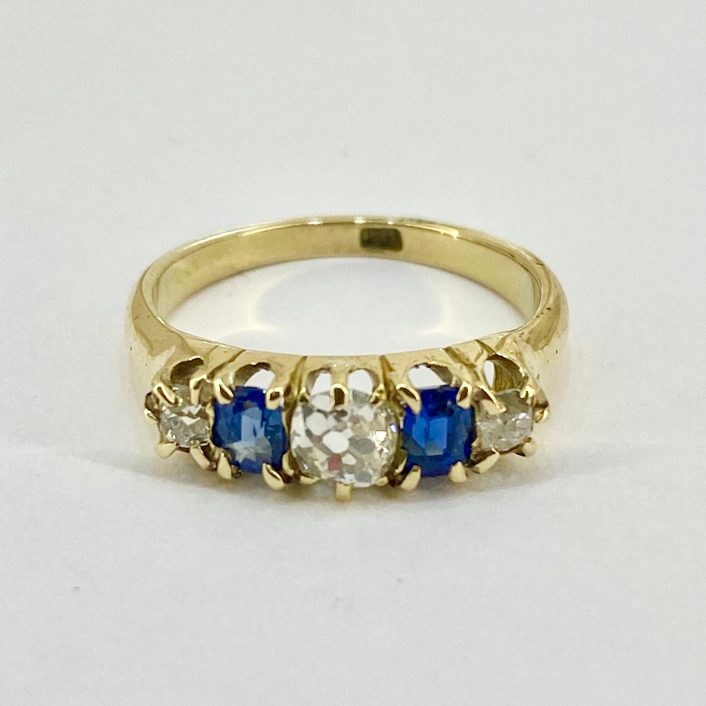 18ct Yellow Gold Sapphires and Diamonds Ring Pre Loved