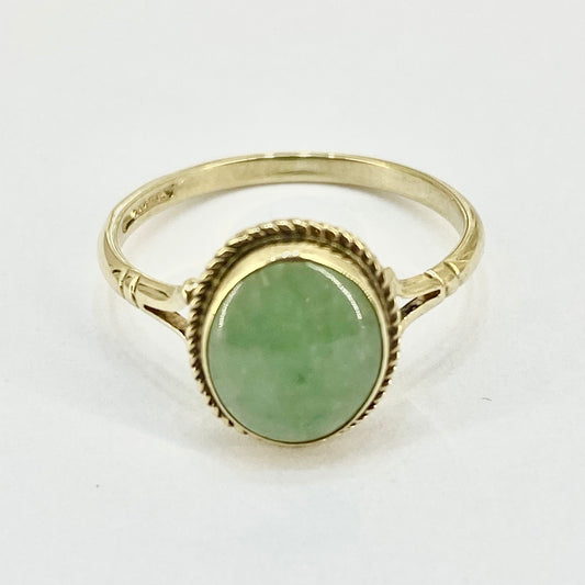 9ct Yellow Gold Oval Jade Stone Ring Pre Loved