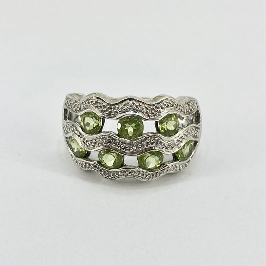 9ct White Gold Peridots Set Ring Pre Loved