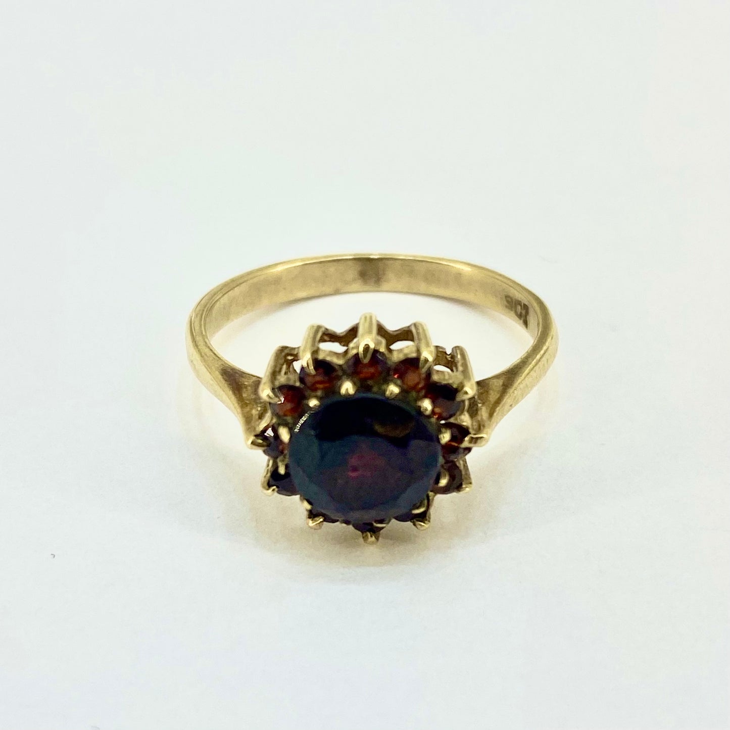 9ct Yellow Gold Garnet Set Ring Pre Loved