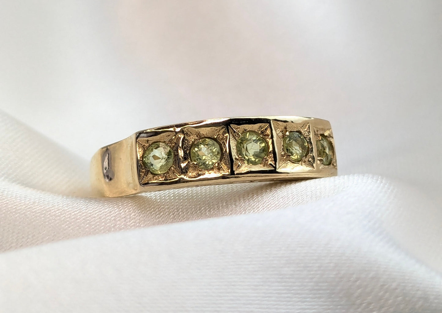 18ct Gold 5 Stone Peridot Ring