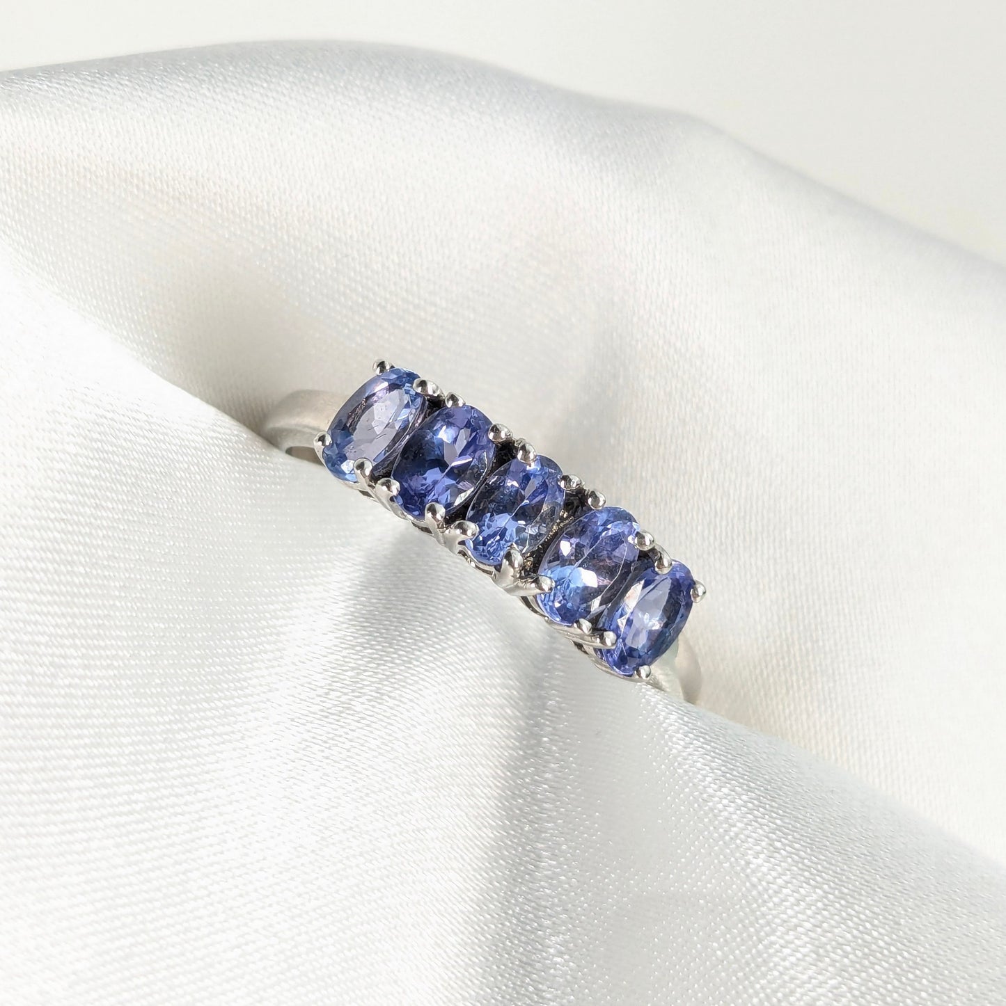 9ct White Gold 5 Tanzanite Set Ring - Pre-Loved Ref PLR89