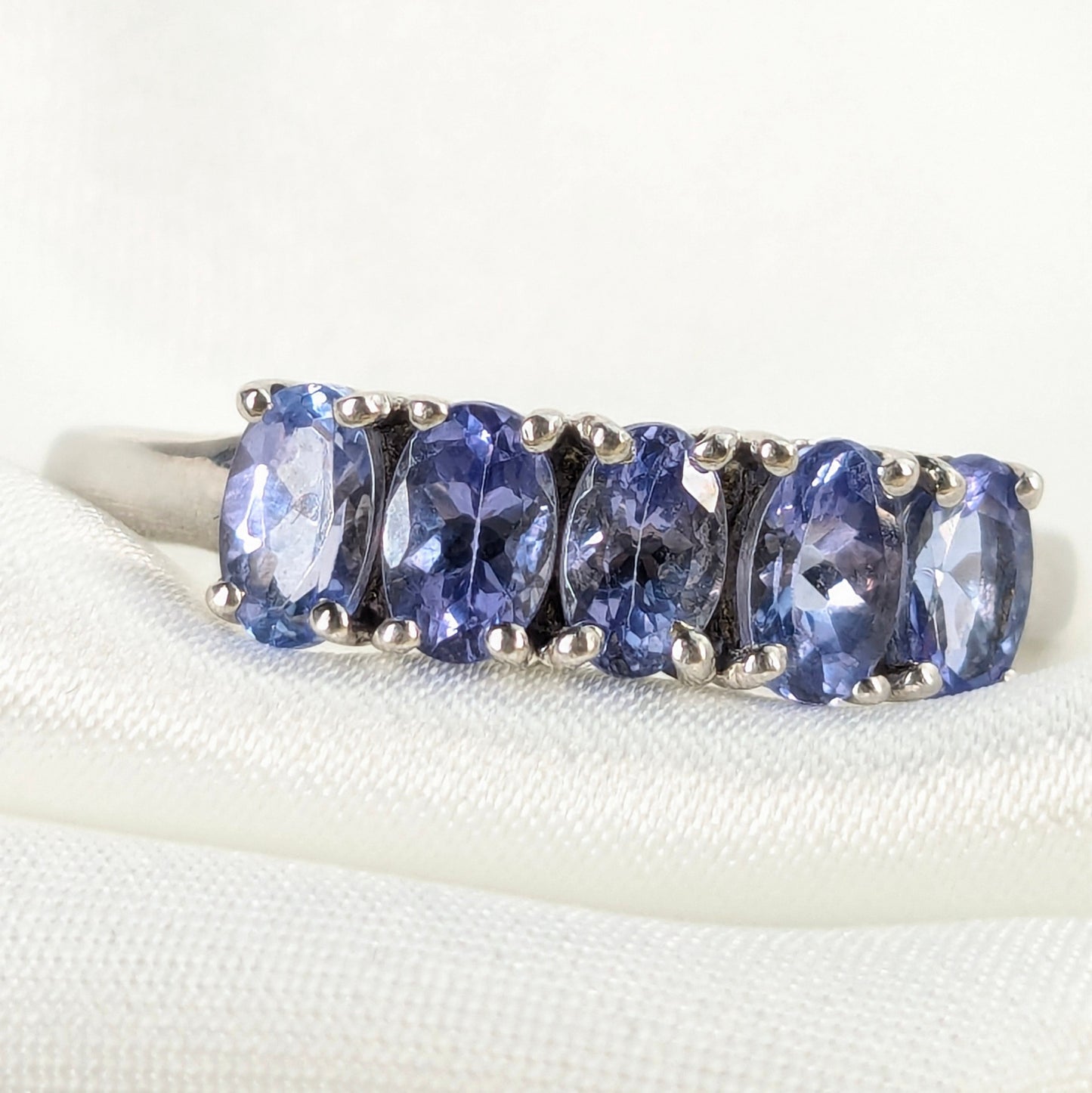 9ct White Gold 5 Tanzanite Set Ring - Pre-Loved Ref PLR89