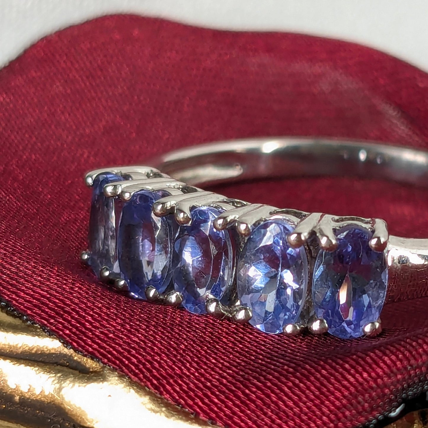 9ct White Gold 5 Tanzanite Set Ring - Pre-Loved Ref PLR89