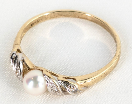 9ct Yellow Gold Pearl and Diamonds Dress Ring Pre Loved