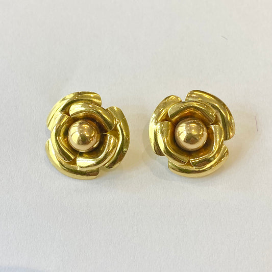 18ct Gold Flower Stud Earrings with 9ct butterfly backs Pre-Loved Ref PLE27