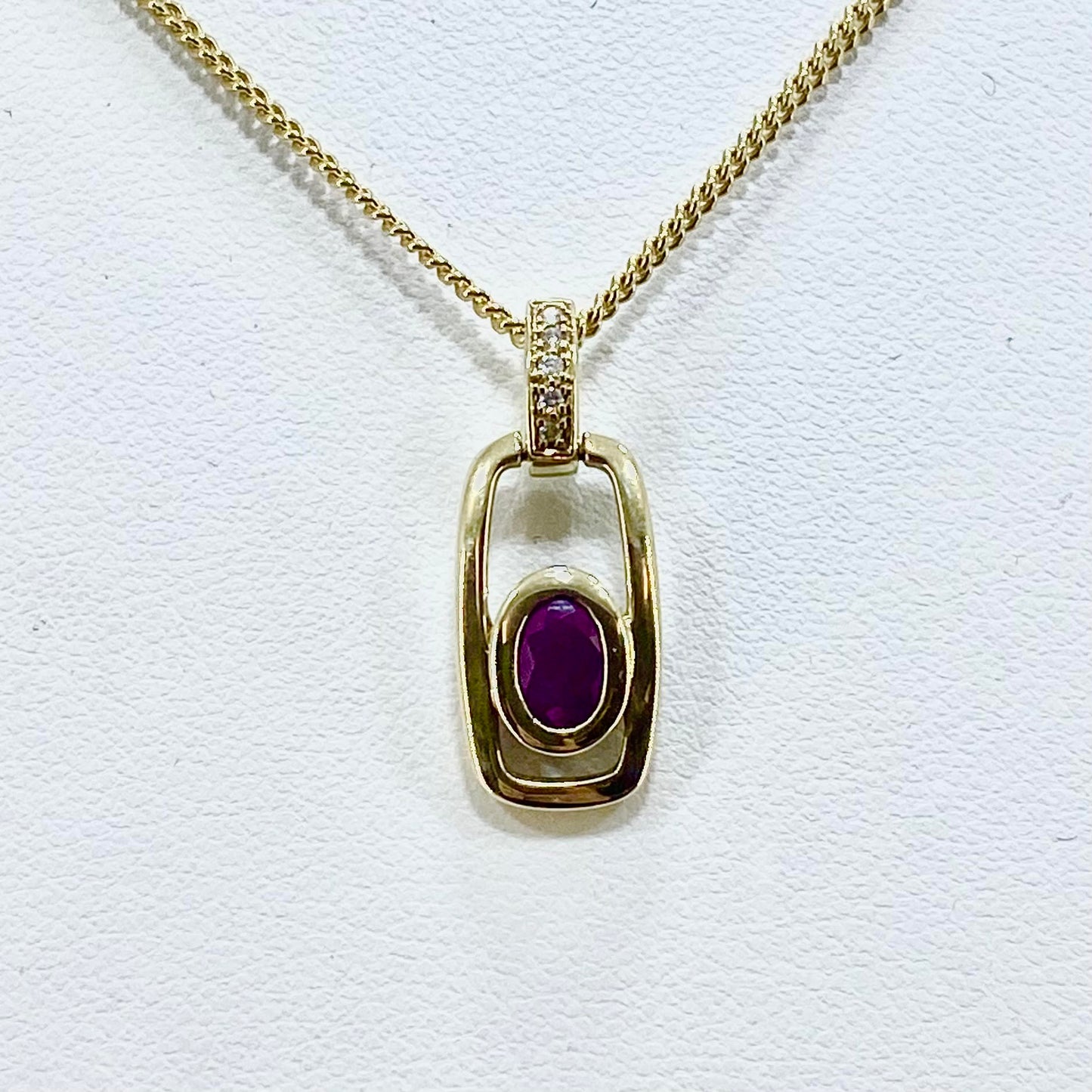 9ct Yellow Gold Ruby and Diamonds Set Pendant Pre Loved Ref PLP36